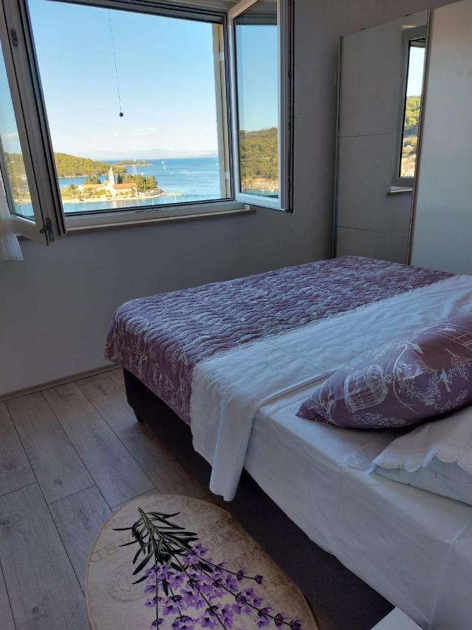 Holiday Home Kate Vis Exterior photo