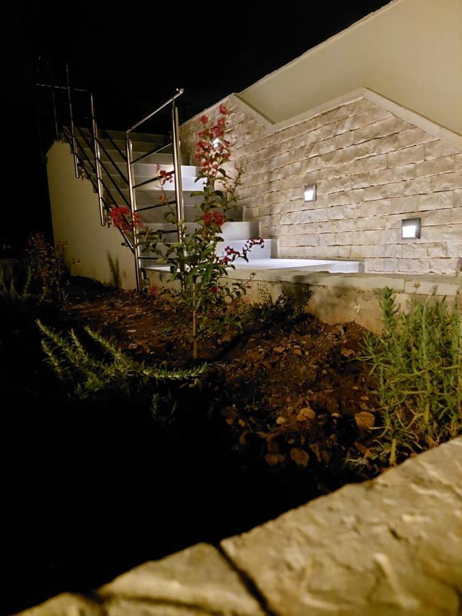 Holiday Home Kate Vis Exterior photo